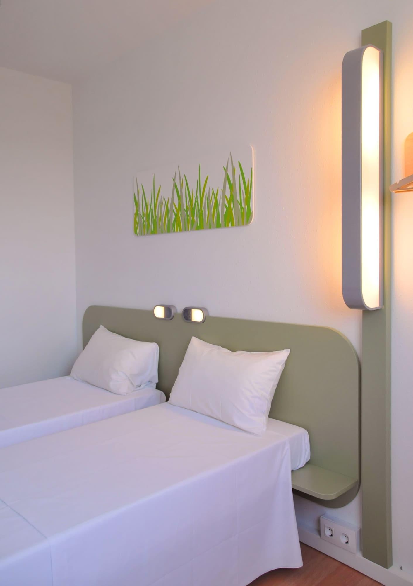 Ibis Budget Girona Costa Brava Esterno foto