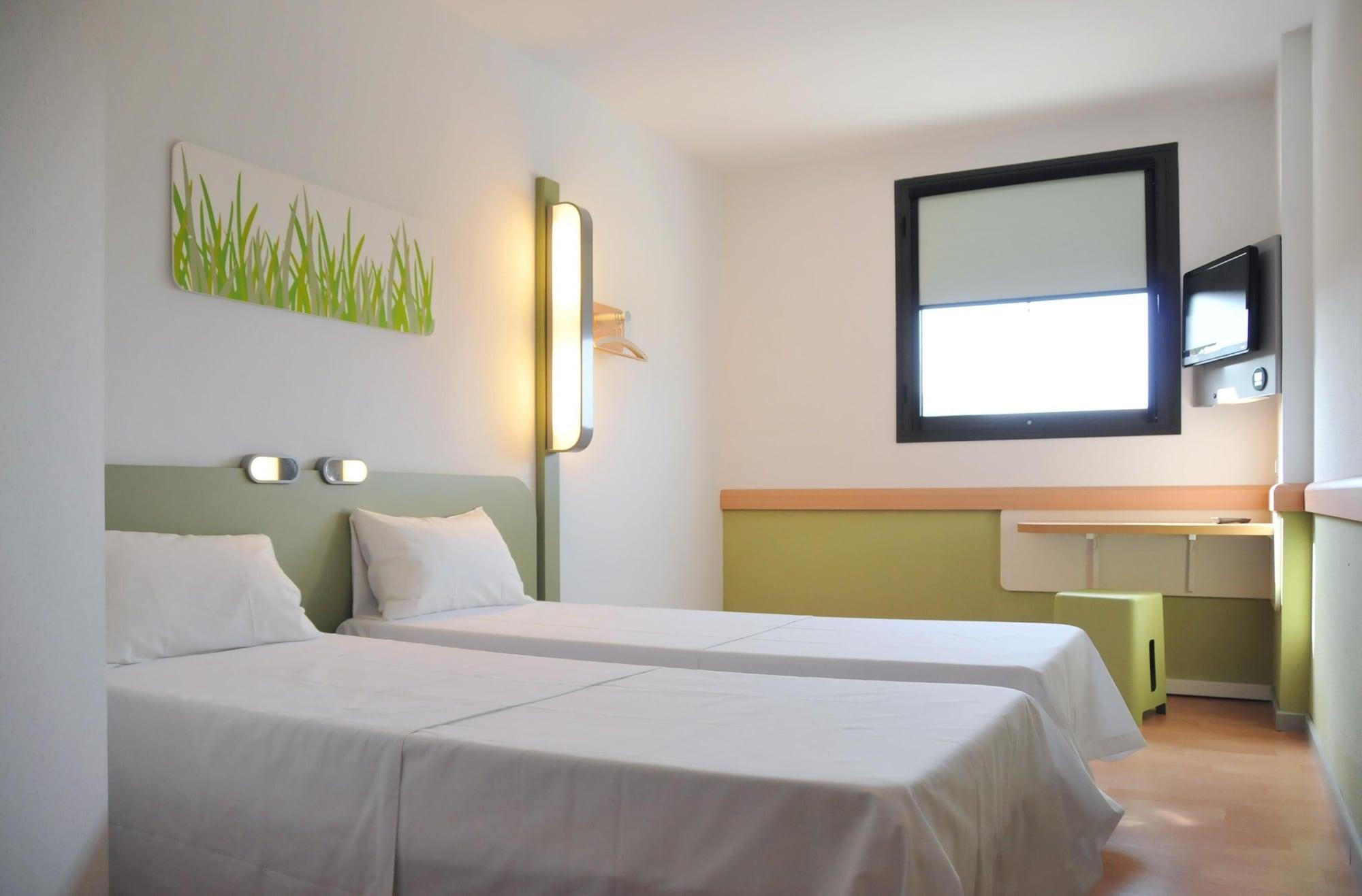 Ibis Budget Girona Costa Brava Esterno foto
