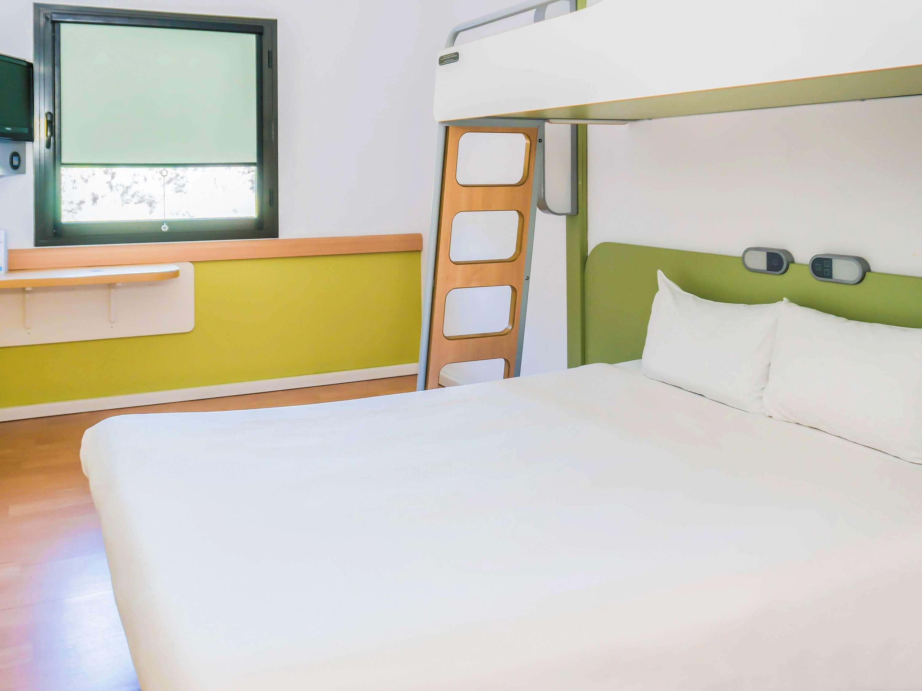 Ibis Budget Girona Costa Brava Esterno foto