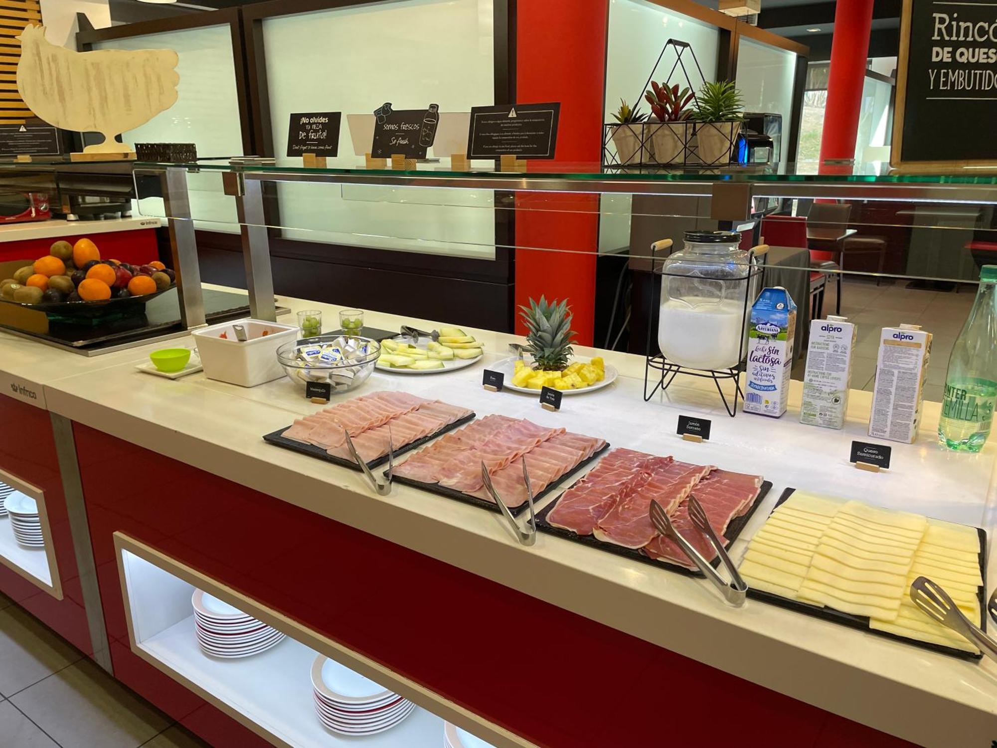 Ibis Budget Girona Costa Brava Esterno foto
