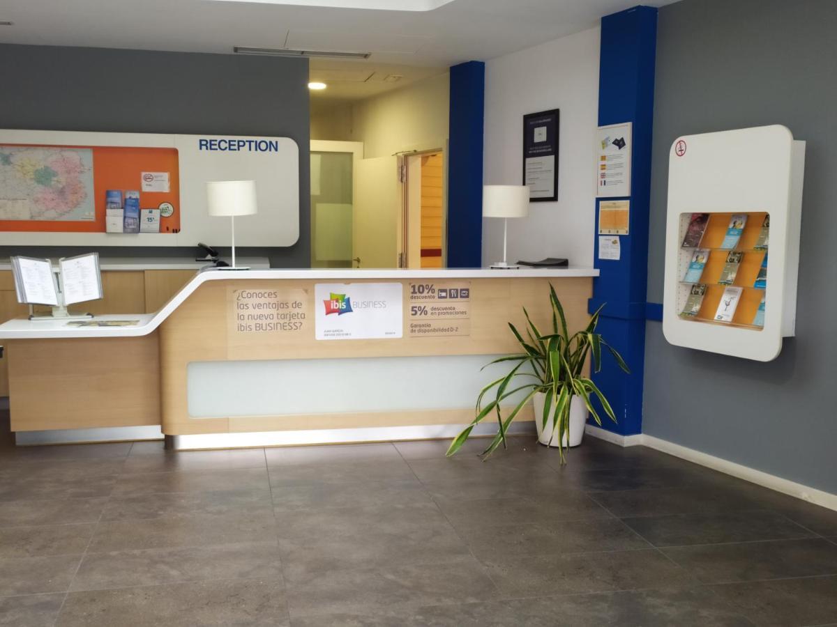 Ibis Budget Girona Costa Brava Esterno foto